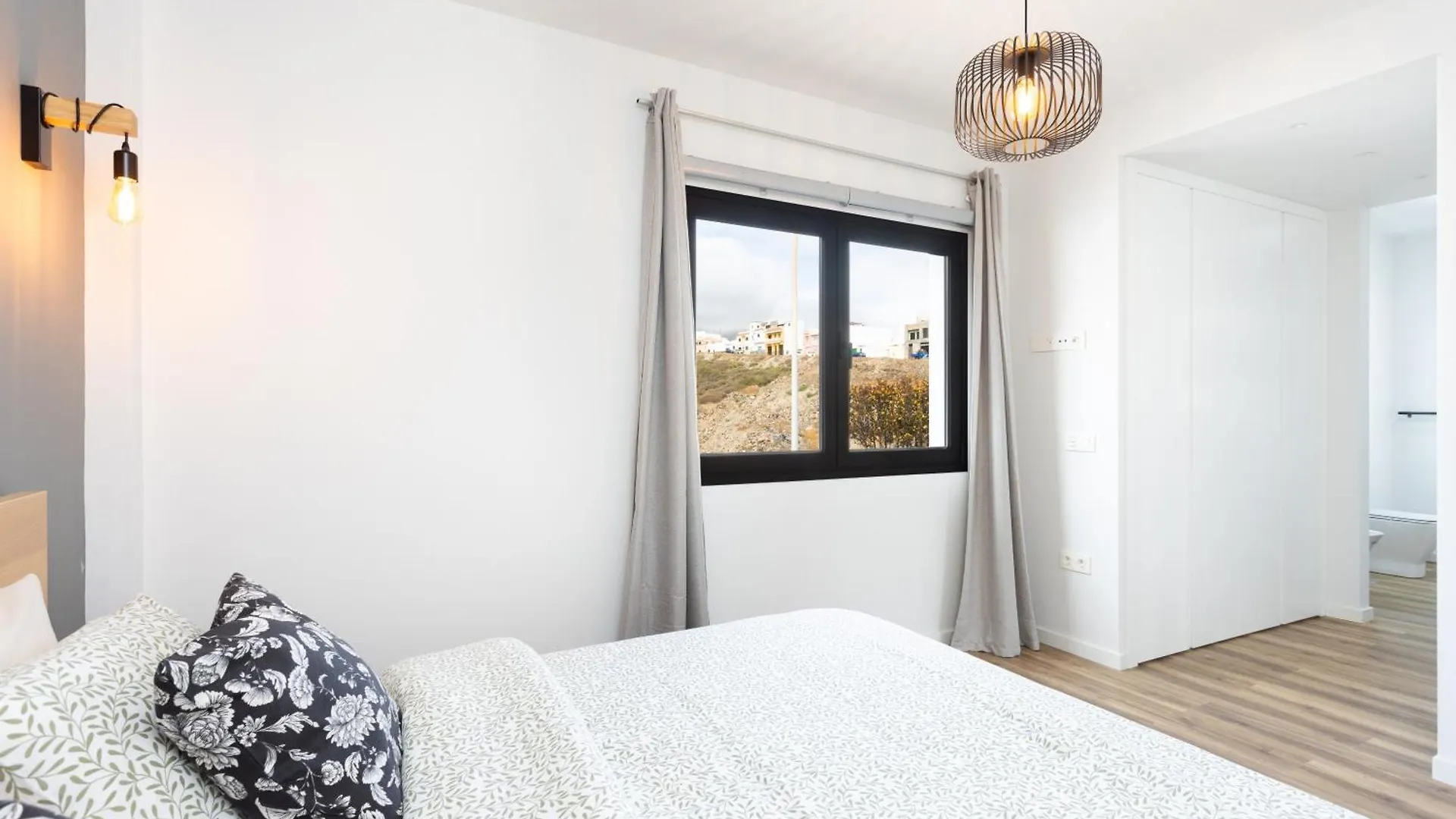 Villa De 4 Dormitorios, Con Vista Mar - Casa Maravilla Los Silos 0*,  Španělsko