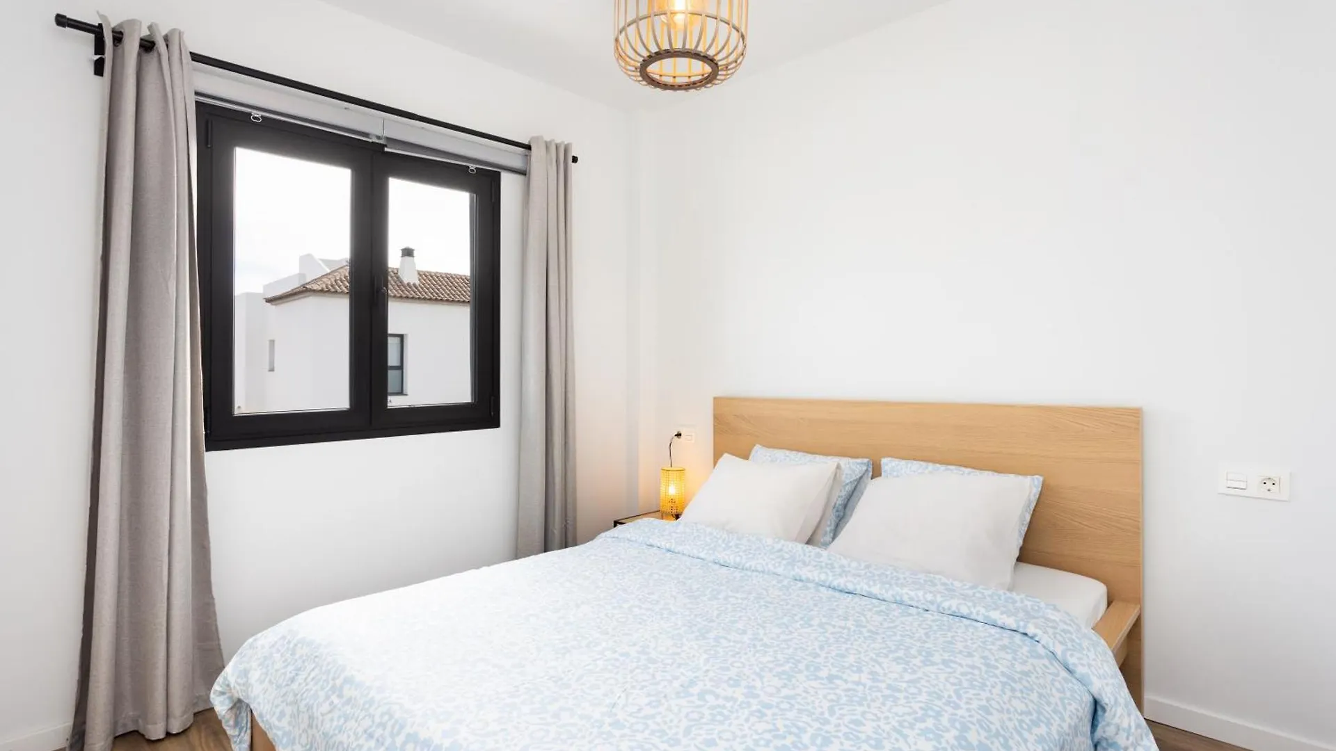 Villa De 4 Dormitorios, Con Vista Mar - Casa Maravilla Los Silos